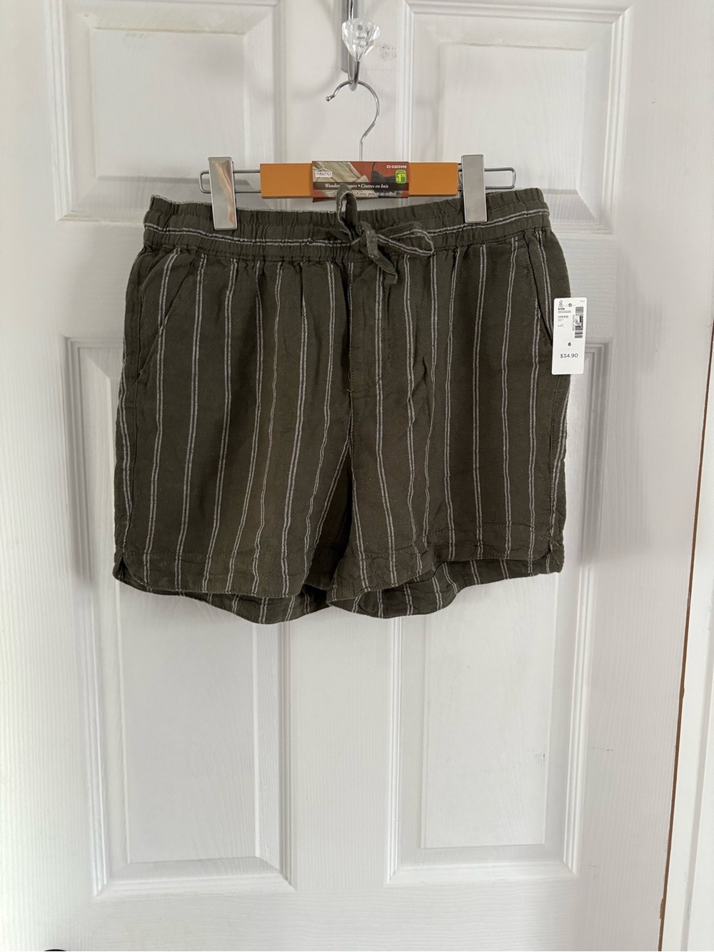 Reitmans Olive Green Striped High Waist Women's Shorts